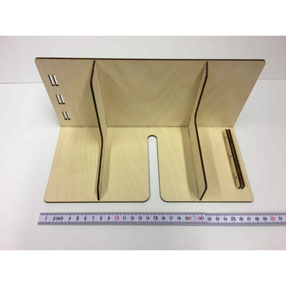 Proxxon Thermocut Schnittführung von Holzdeko-Lasercut-Gravur, zeigt den Anschlag für präzises Schneiden.